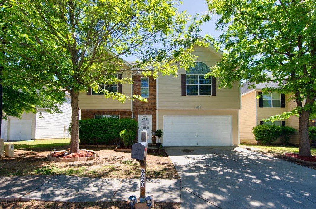 6620 Pamplona Pl, Atlanta GA  30349-8491 exterior