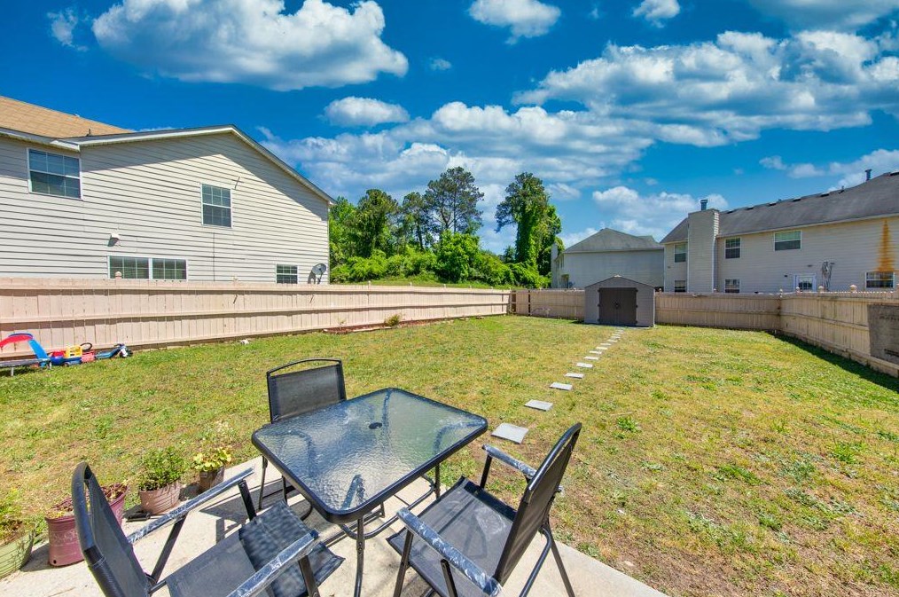 6620 Pamplona Pl, Atlanta GA  30349-8491 exterior