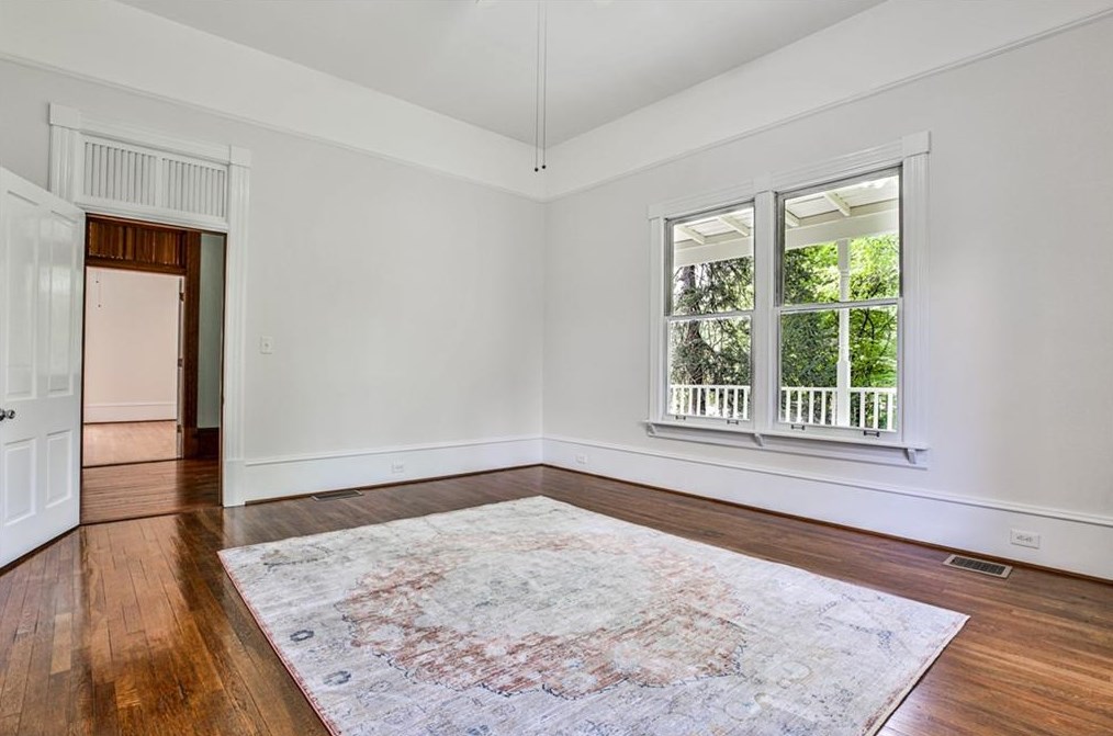 313 Kirk Rd, Decatur GA  30030-3725 exterior