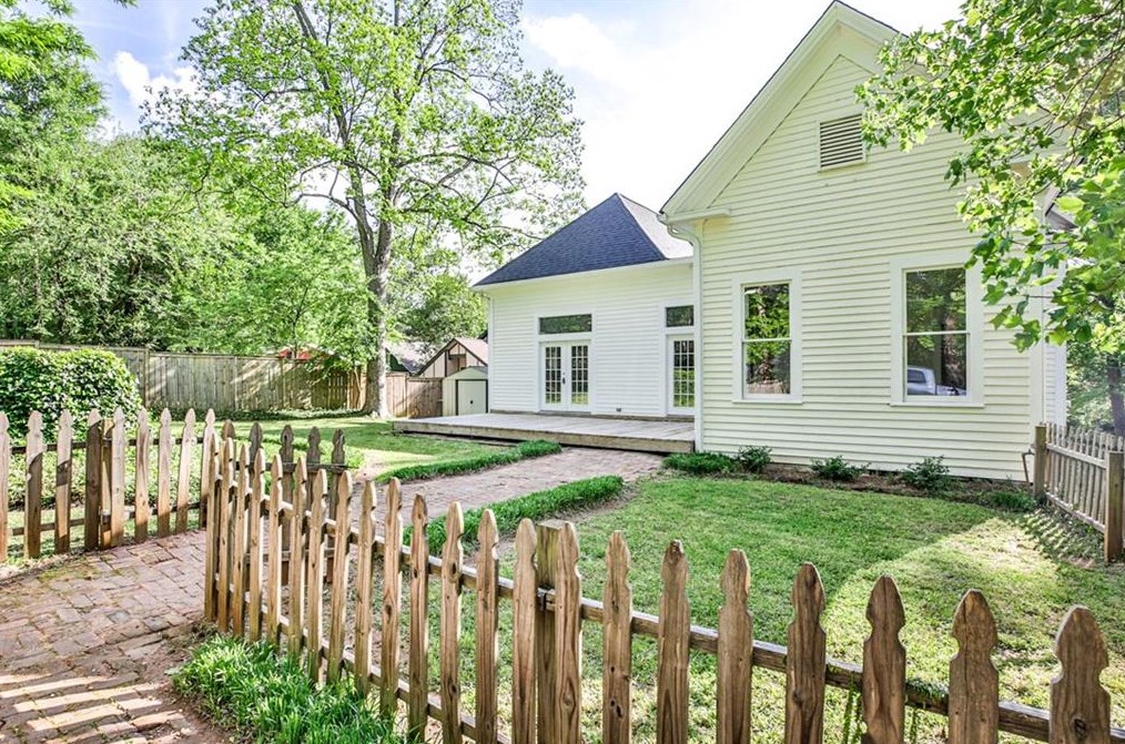 313 Kirk Rd, Decatur GA  30030-3725 exterior