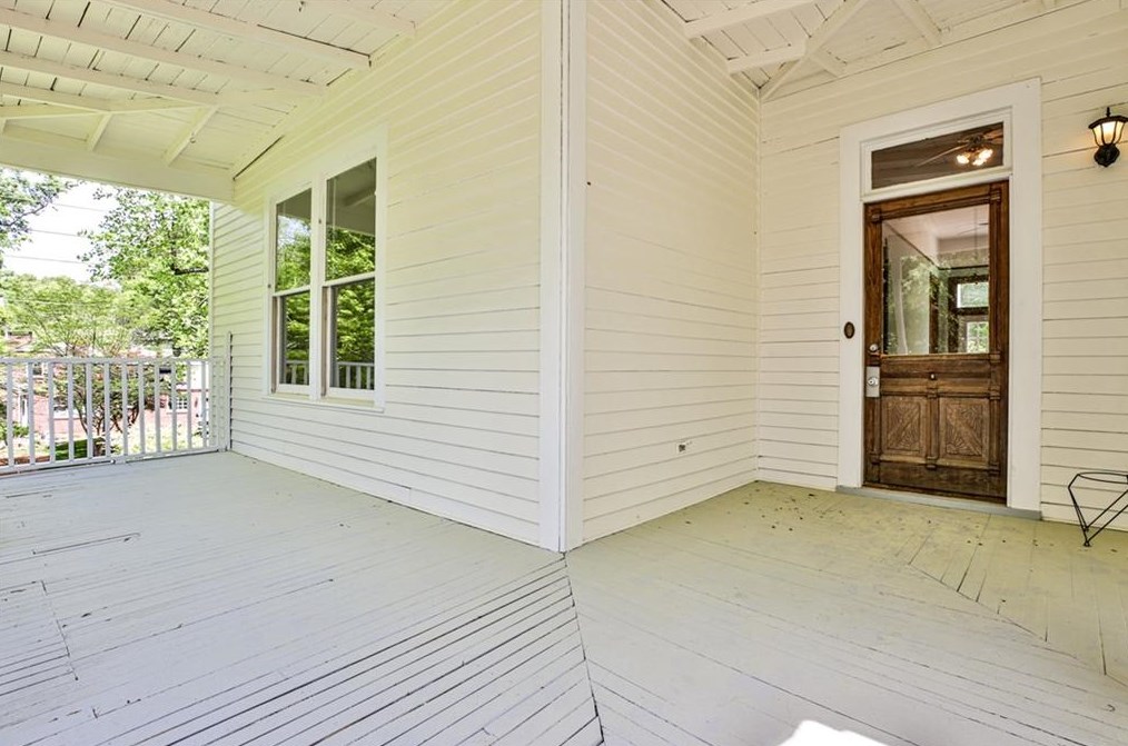 313 Kirk Rd, Decatur GA  30030-3725 exterior