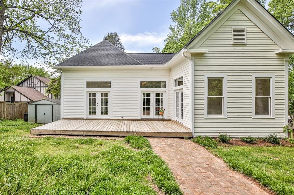 313 Kirk Rd, Decatur GA  30030-3725 exterior