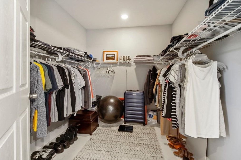 2584 Amelia Ave, Decatur GA  30032-3212 exterior