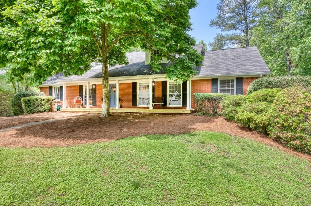 450 Barkshire Ln, Roswell, GA 30076-1338