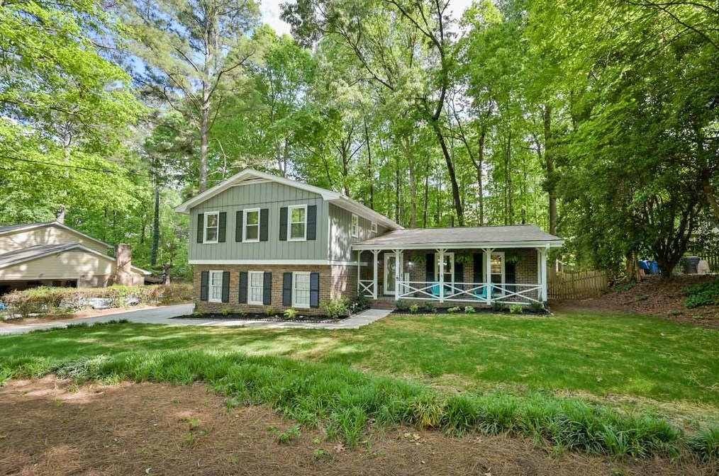 4628 Mountain Creek Dr, Roswell, GA 30075-4037