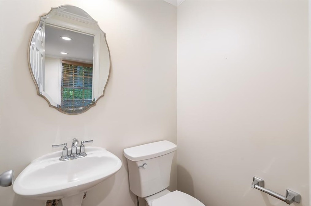 6475 Whispering Ln, Atlanta GA  30328-3065 exterior