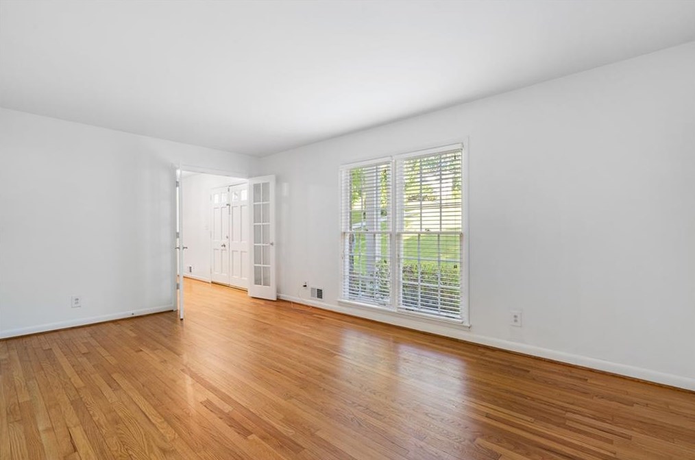6475 Whispering Ln, Atlanta GA  30328-3065 exterior