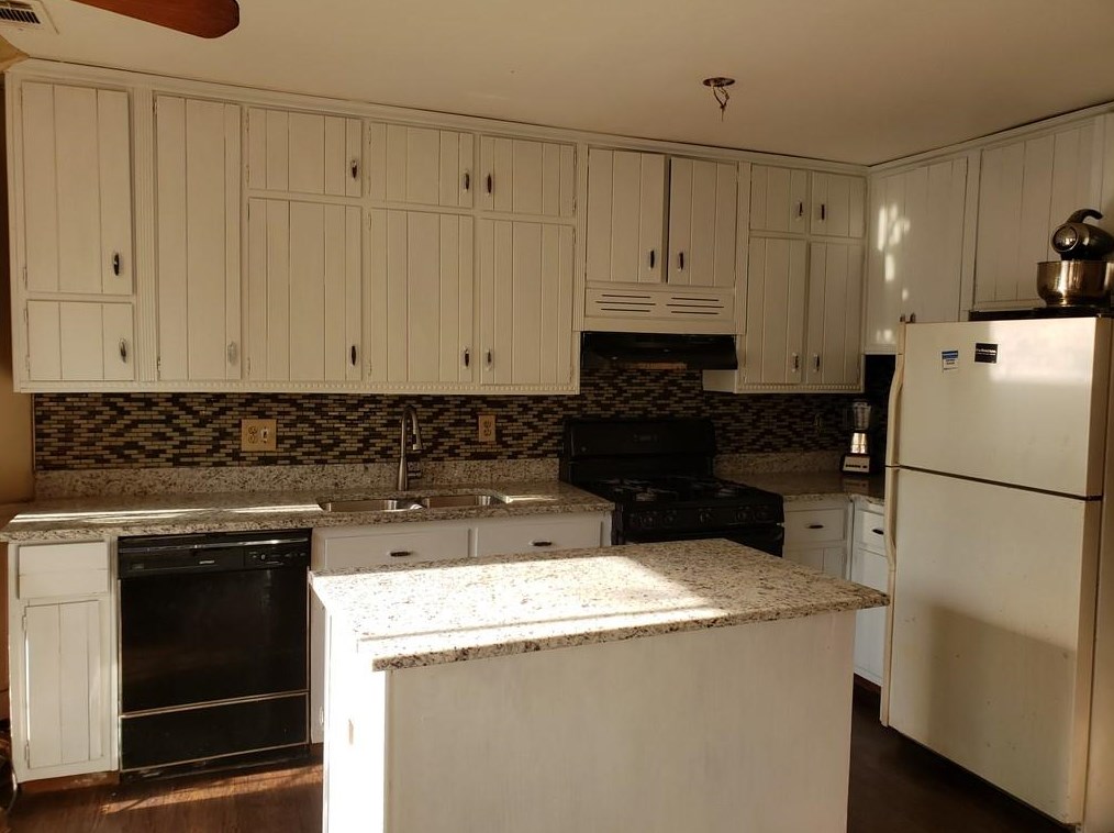 869 Brandy Oaks Ln, Stone Mountain, GA 30088