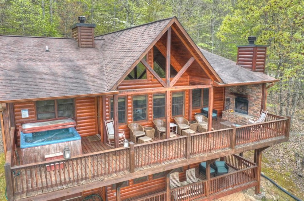 437 Spruce Cir, Mineral Bluff, GA 30559