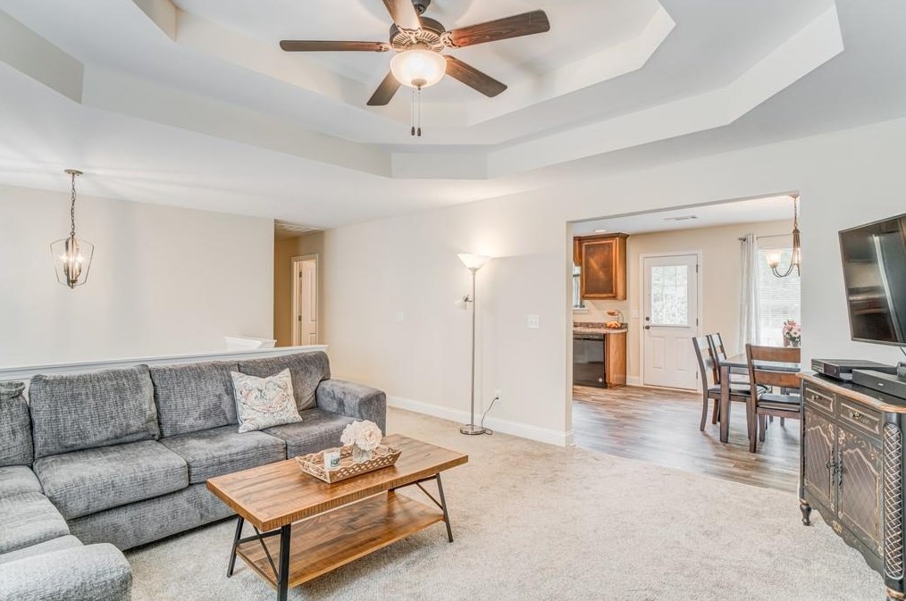 5517 Latham Manor Dr, Gainesville GA  30506-6947 exterior