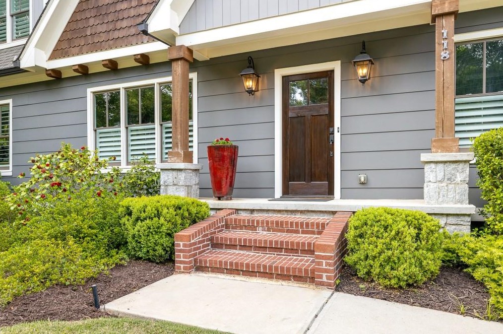 118 Winnona Dr, Decatur GA  30030-3706 exterior