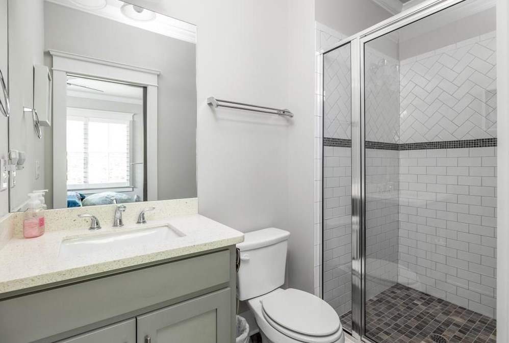 118 Winnona Dr, Decatur GA  30030-3706 exterior