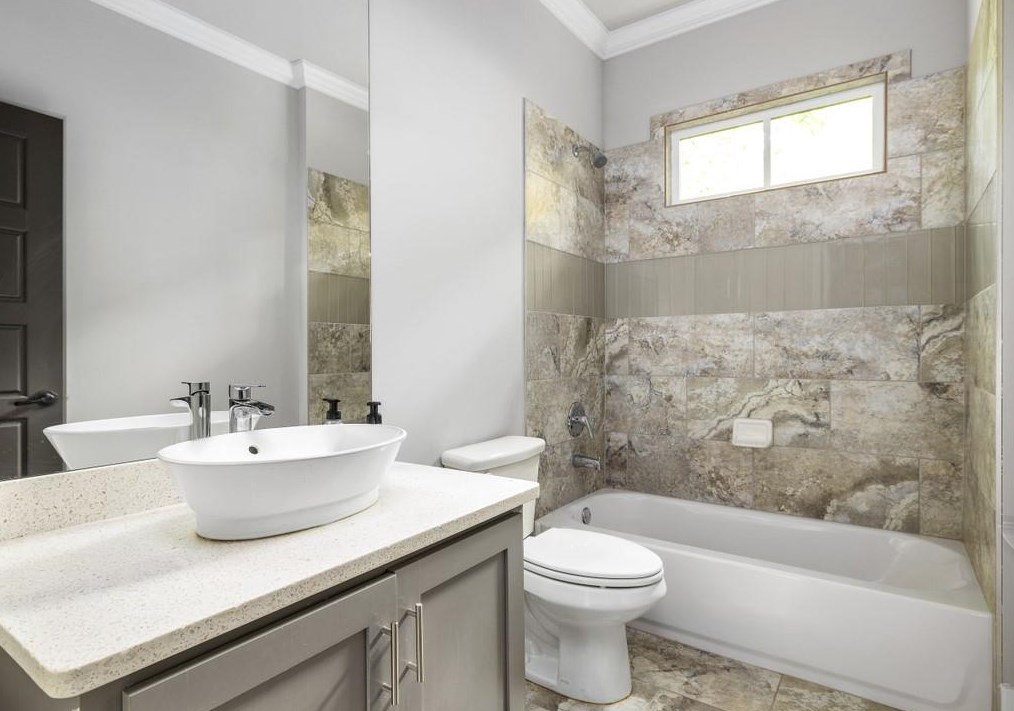 118 Winnona Dr, Decatur GA  30030-3706 exterior