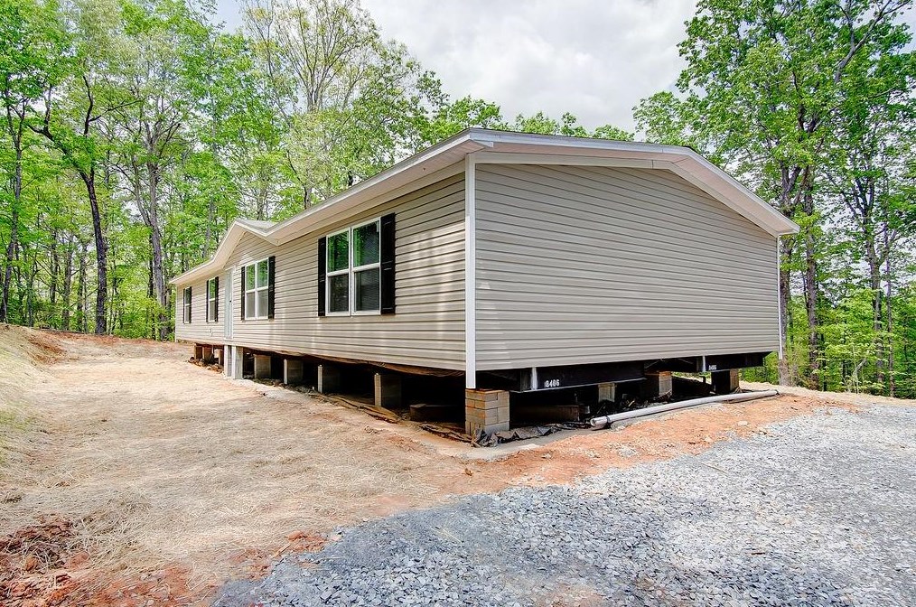 10 White Oak Dr, Ellijay, GA 30540