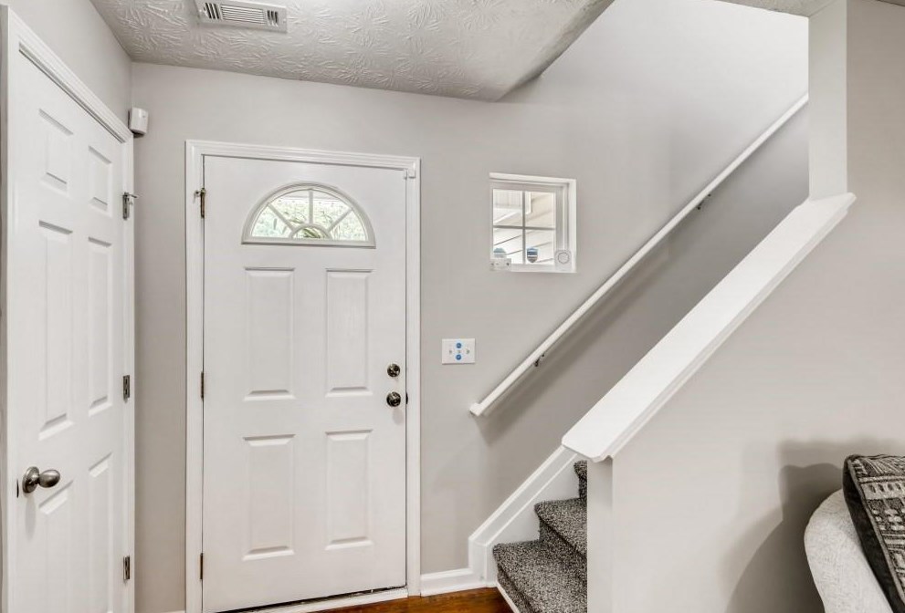102 Topaz Dr, Dallas, GA 30132-9457