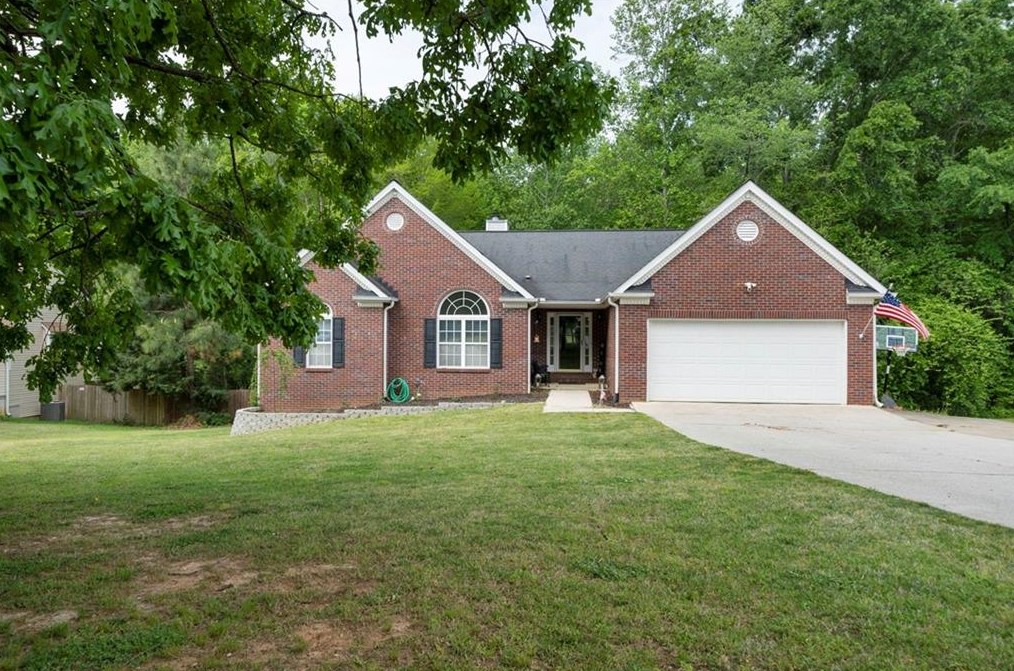 181 Triplet Trl, Douglasville, GA 30134-4889