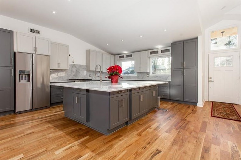 1635 Spruce Valley Dr, Decatur GA  30033-2503 exterior