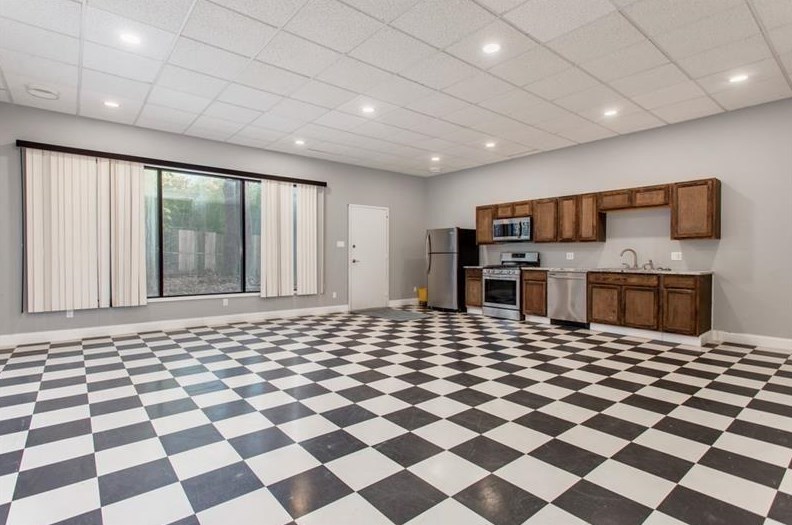 1635 Spruce Valley Dr, Decatur GA  30033-2503 exterior