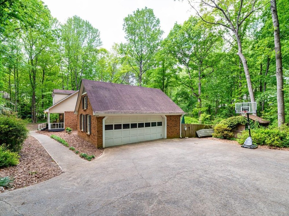 3298 Wilderness Dr, Powder Springs, GA 30127-4445