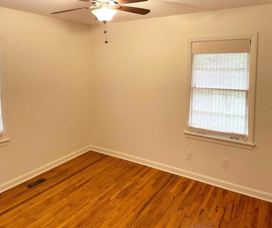 979 Pinehurst Dr Se, Smyrna, GA 30080