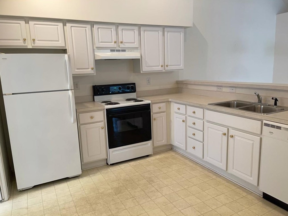 5102 Windrush Ln, Alpharetta, GA 30009-8352