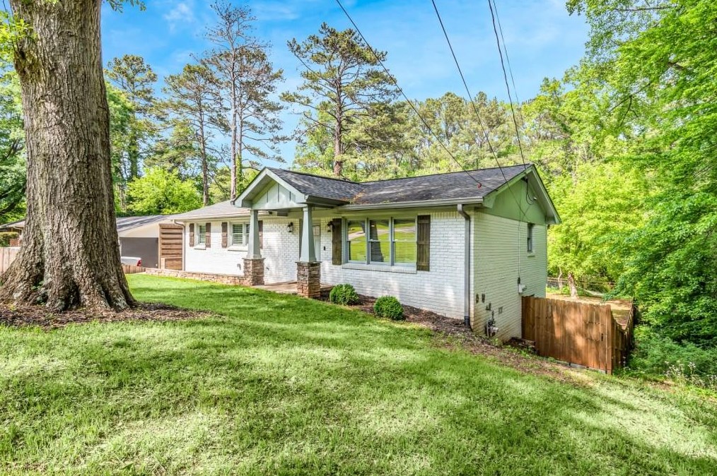 2134 Mark Trl, Decatur GA  30032-5351 exterior