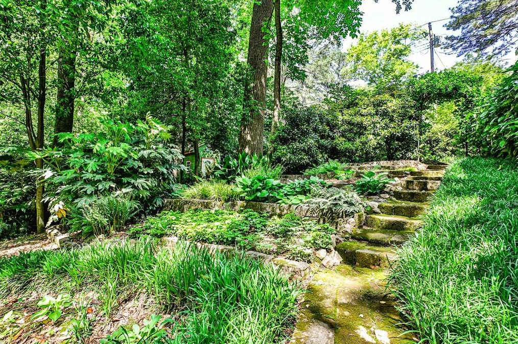 2301 Ferndale Dr, Decatur GA  30030-1408 exterior