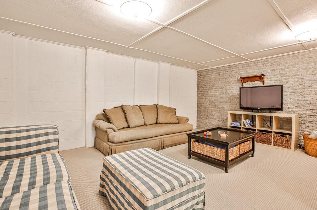 2301 Ferndale Dr, Decatur GA  30030-1408 exterior