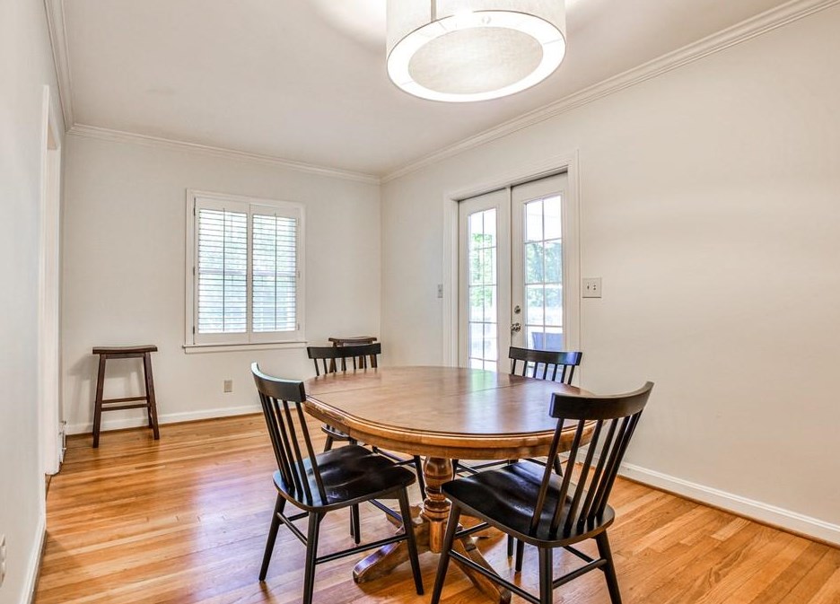 2301 Ferndale Dr, Decatur GA  30030-1408 exterior