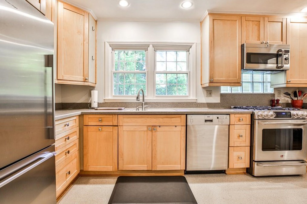 2301 Ferndale Dr, Decatur GA  30030-1408 exterior