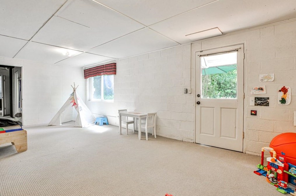 2301 Ferndale Dr, Decatur GA  30030-1408 exterior