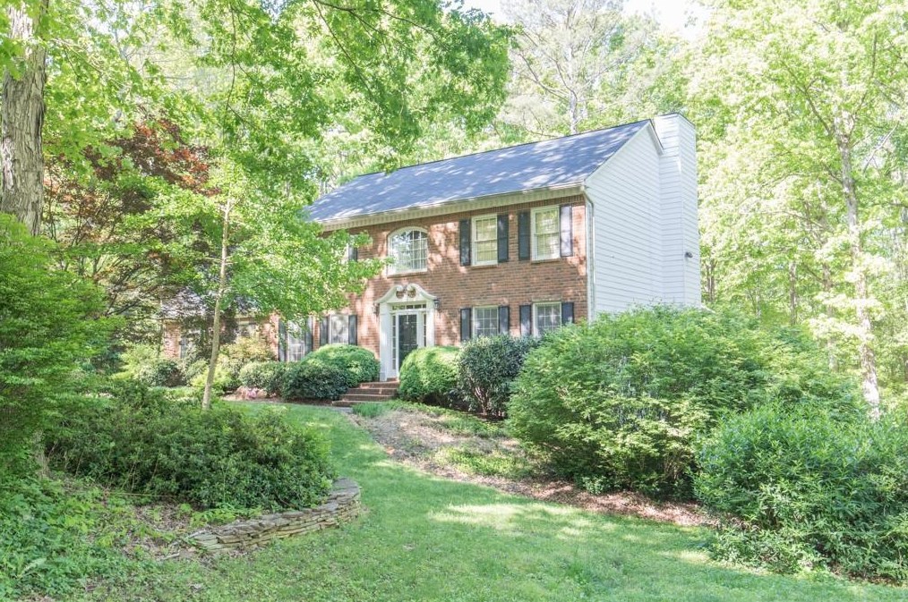 3861 Windhurst Dr, Lilburn, GA 30047