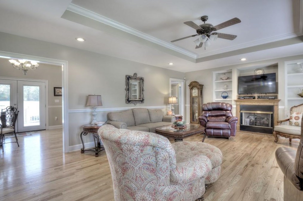 425 Mcdaniel Station Rd, Calhoun, GA 30701-3320