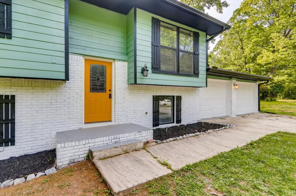 5475 Orly Ter, Atlanta, GA 30349-3459