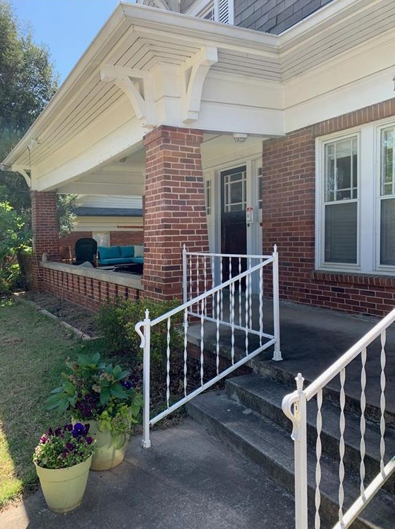 136 Wilton Dr, Decatur GA  30030-5102 exterior