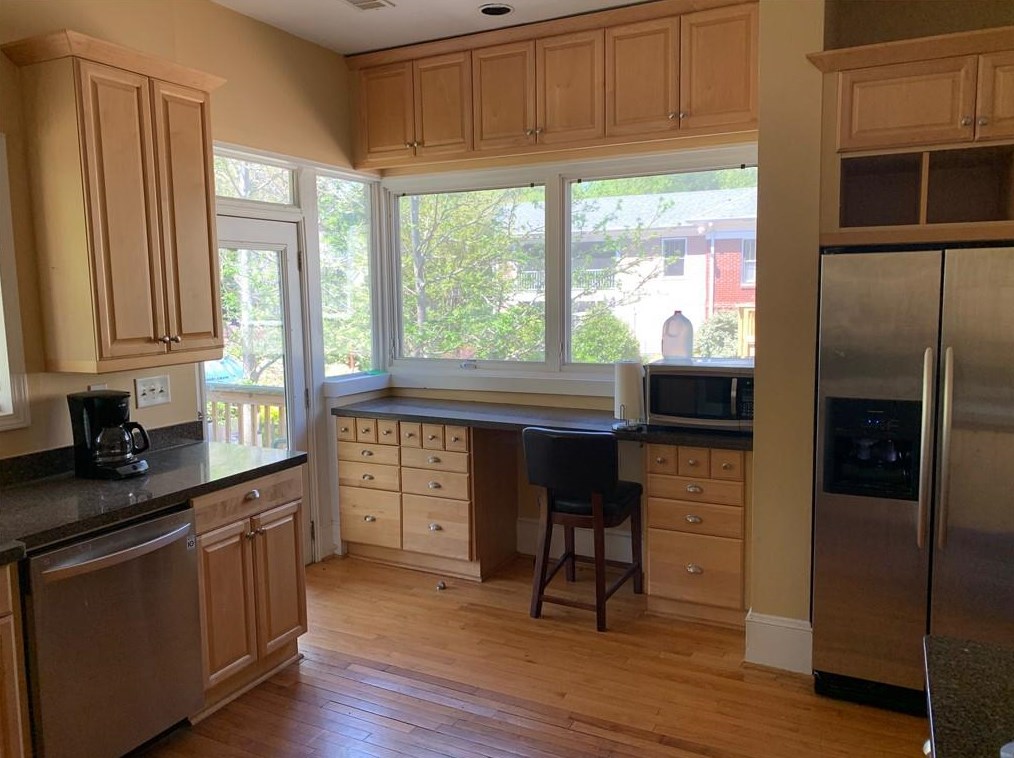 136 Wilton Dr, Decatur GA  30030-5102 exterior