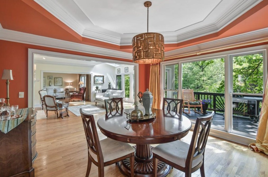 4216 Wieuca Overlook, Atlanta GA  30342-3447 exterior