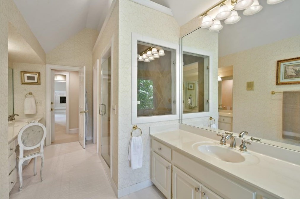 4216 Wieuca Overlook, Atlanta GA  30342-3447 exterior