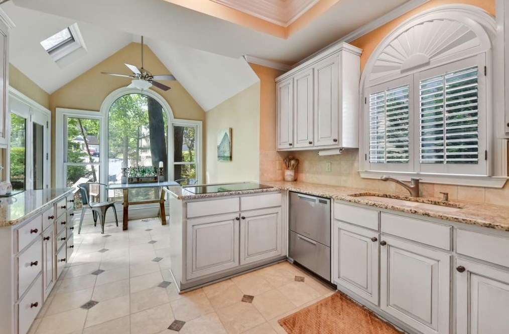 4216 Wieuca Overlook, Atlanta GA  30342-3447 exterior
