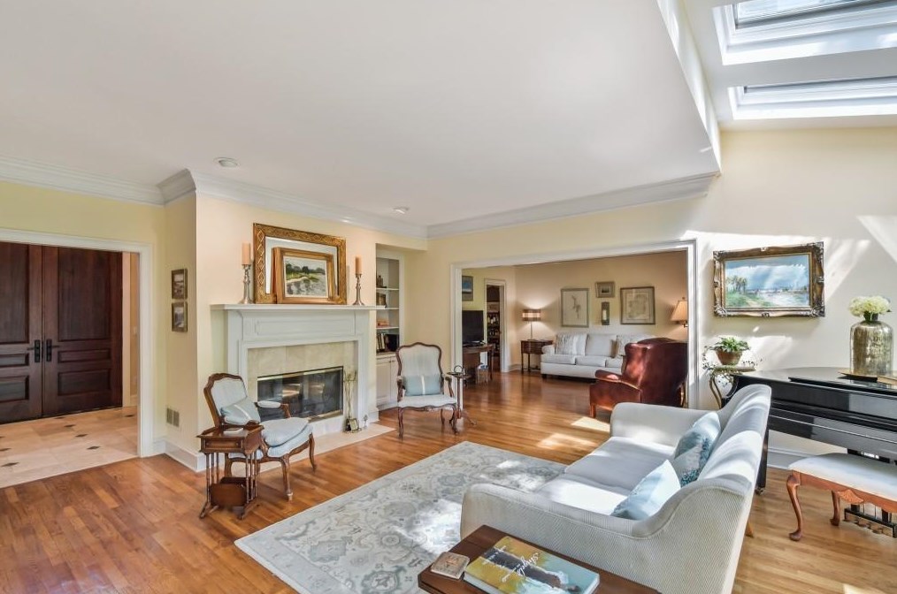 4216 Wieuca Overlook, Atlanta GA  30342-3447 exterior