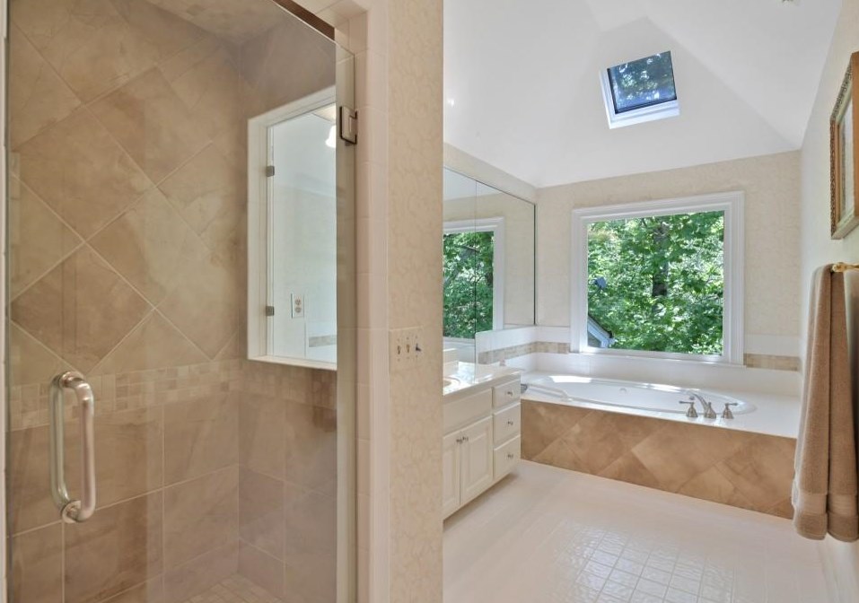 4216 Wieuca Overlook, Atlanta GA  30342-3447 exterior