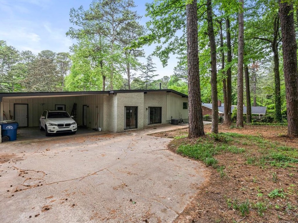2950 Tejas Trl, Atlanta GA  30331-2814 exterior