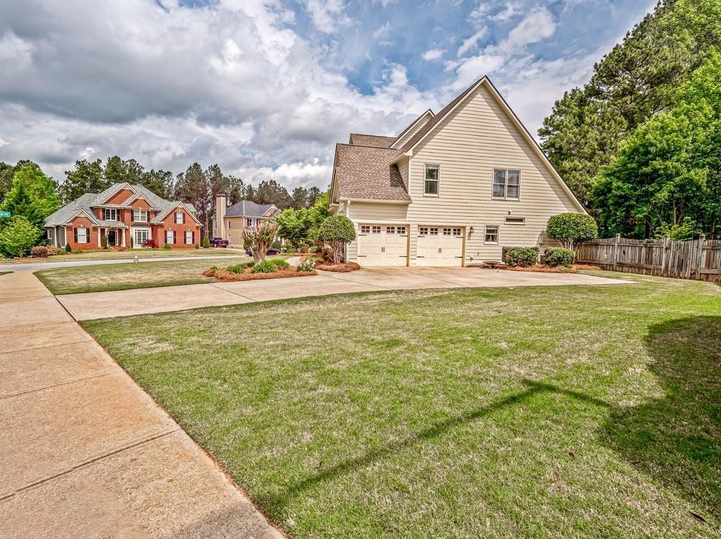 11 Crest Hollow Ln, Acworth, GA 30101-6197
