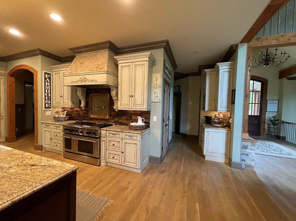 810 Freeman Johnson Rd, Hoschton, GA 30548-3405