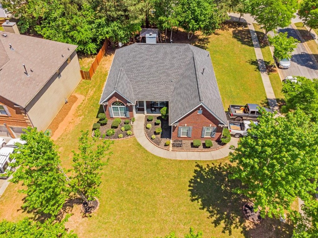 7874 The Lakes Dr, Fairburn, GA 30213-7403