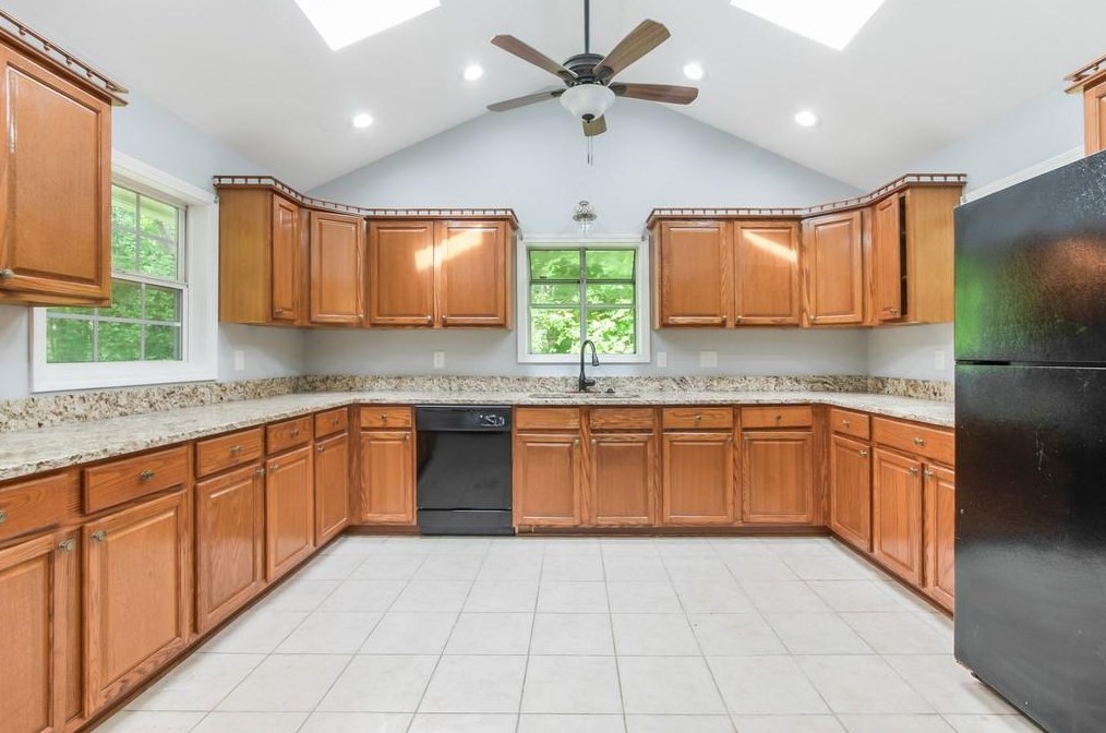 3645 Hershel Pl, Atlanta GA  30349-1324 exterior