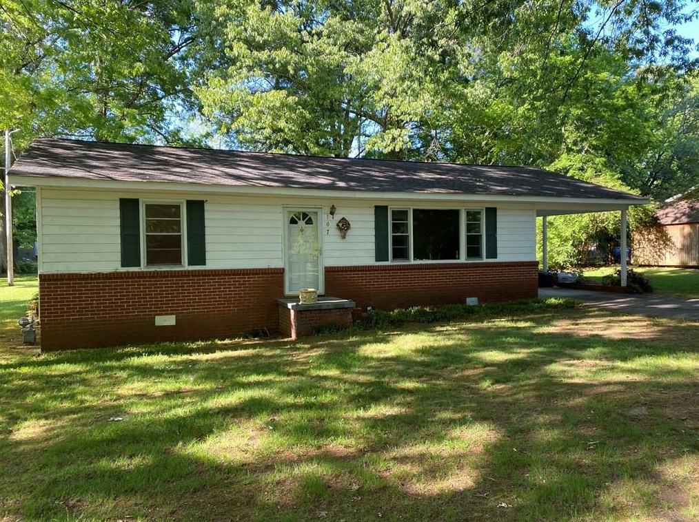 107 Azalea Dr, Calhoun, GA 30701