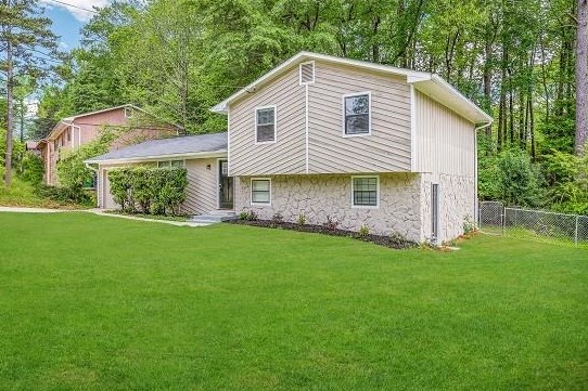 2233 Cherokee Valley Dr, Lithonia, GA 30058
