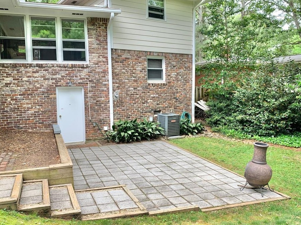 2529 Warwick Cir, Atlanta GA  30345-1631 exterior