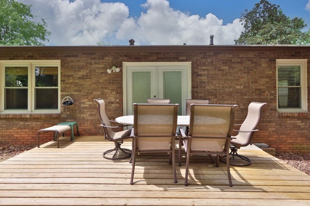 3469 Navaho Trl, Smyrna GA  30080-4507 exterior